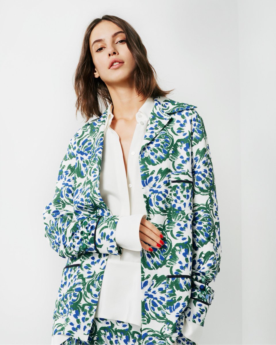 catherine403761's tweet photo. The #VVBPreAW19 abstract floral print on tailored tops, trousers, and dresses, available now online and at 36 Dover Street. Explore at https://t.co/tNTwNqvPuv https://t.co/dDo8BxVZO7