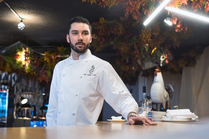 Joaquín Serrano <a href="/joaquinmumi/">Joaquin Serrano</a>, chef del restaurante Efímero de Madrid: "en la gastronomía todos los días te arriesgas, das el salto" bit.ly/2uuHt4H