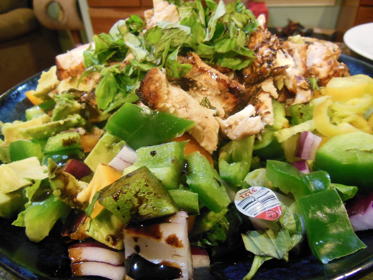 EAST MEMPHIS

TRIAD
Julius Caesar Salad with Chicken
Soups: Spinach Artichoke, Cactus Chili, Chicken Noodle, Minestrone 

LOOP
Turkey Reuben
Soups: Chicken Noodle, Baked Potato, Spinach Artichoke

THOUSAND OAKS
Soups: Chicken Noodle, Spinach Artichoke

<a href="/choose901/">Choose901</a>