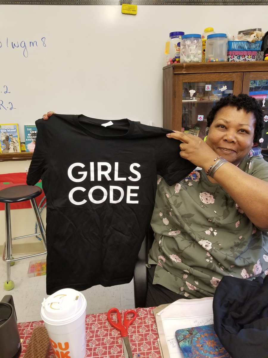 CSforLPS's tweet image. Excited to hand out shirts to our inaugural club of #GirlsWhoCode at Lewiston Middle School! Thanks @GirlsWhoCode #CSforLPS #edtechME #CSforAll #womenintech