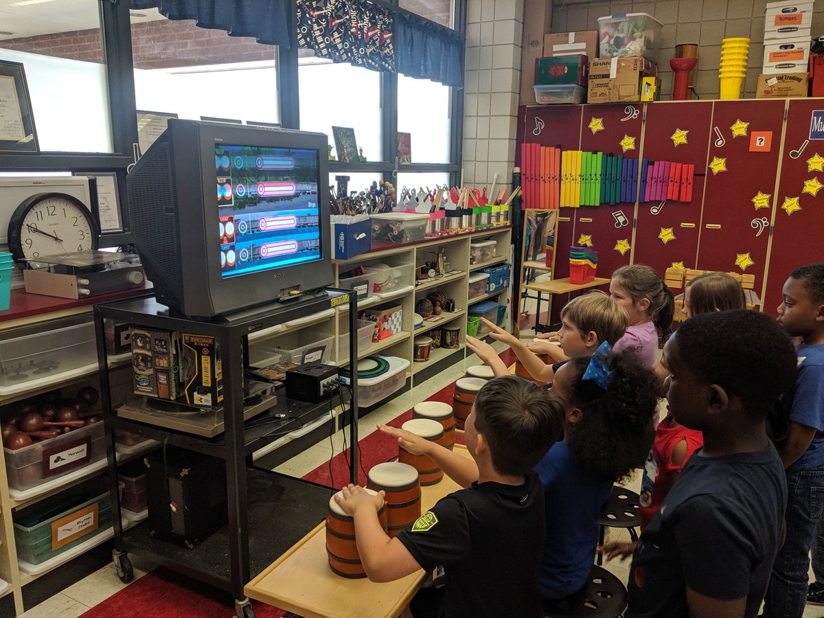 MrLacy7's tweet photo. Rhythm via Donkey Konga! Oldie, but goodie! @JHESChallengers https://t.co/BF6iFbzRdj