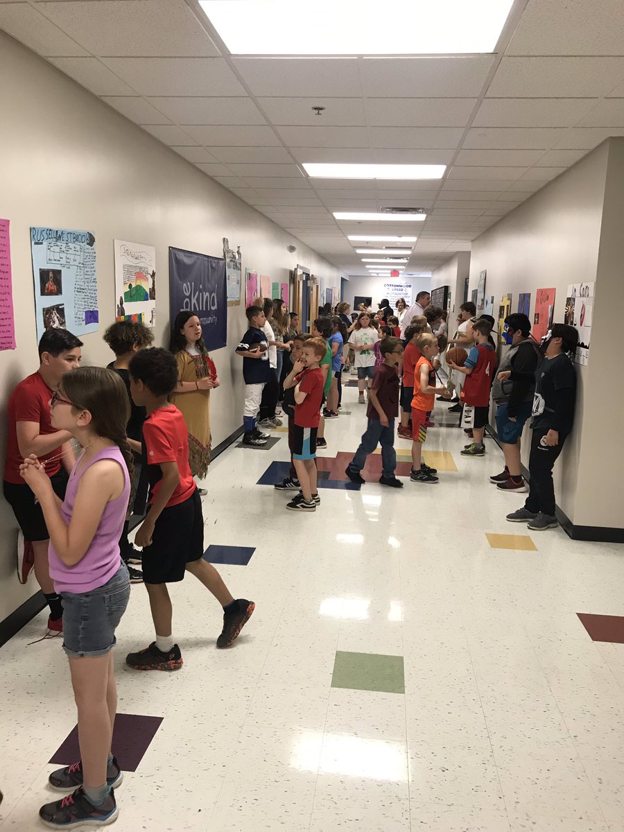 OakdaleMath's tweet photo. @USD305 @PrincipalGriff_ @salinajournal @WeAreCottonwood Wax Museum! These kids have worked hard learning about many famous people! #learningisfun #history https://t.co/YZnprYl7hb