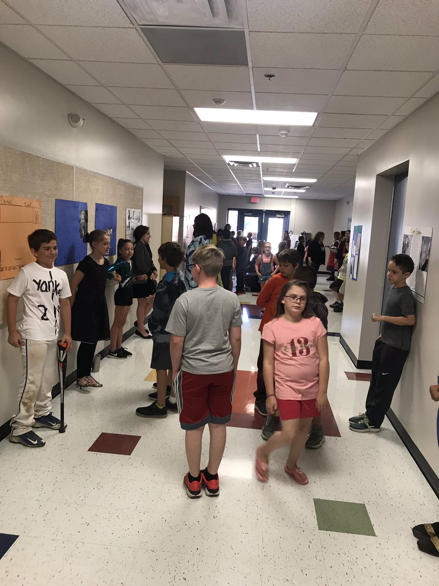 OakdaleMath's tweet photo. @USD305 @PrincipalGriff_ @salinajournal @WeAreCottonwood Wax Museum! These kids have worked hard learning about many famous people! #learningisfun #history https://t.co/YZnprYl7hb
