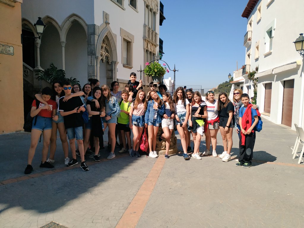 flegf_reus's tweet image. On a fait un jeu de pistes-photo à El Roc de Sant Gaietà en découvrant ce joli quartier maritime de #Rodadebara
#Reus #Reusdigital #fle