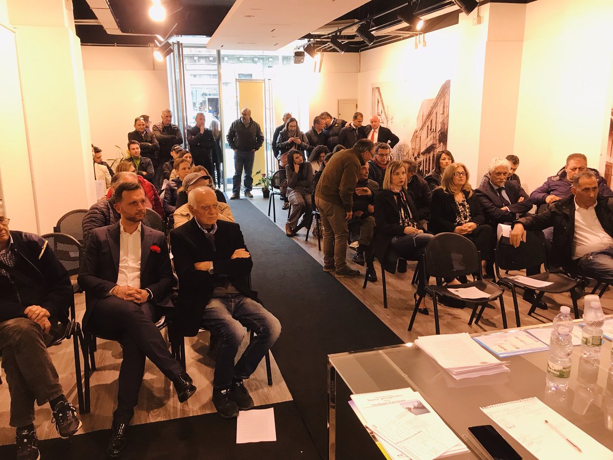 e_maraio's tweet photo. A #ViboValentia con la lista socialista #AvantiVibo. Età media dei candidati: 35 anni. #PrimaiGiovani #amministrative2019 @PartSocialista https://t.co/czv5VpPed2