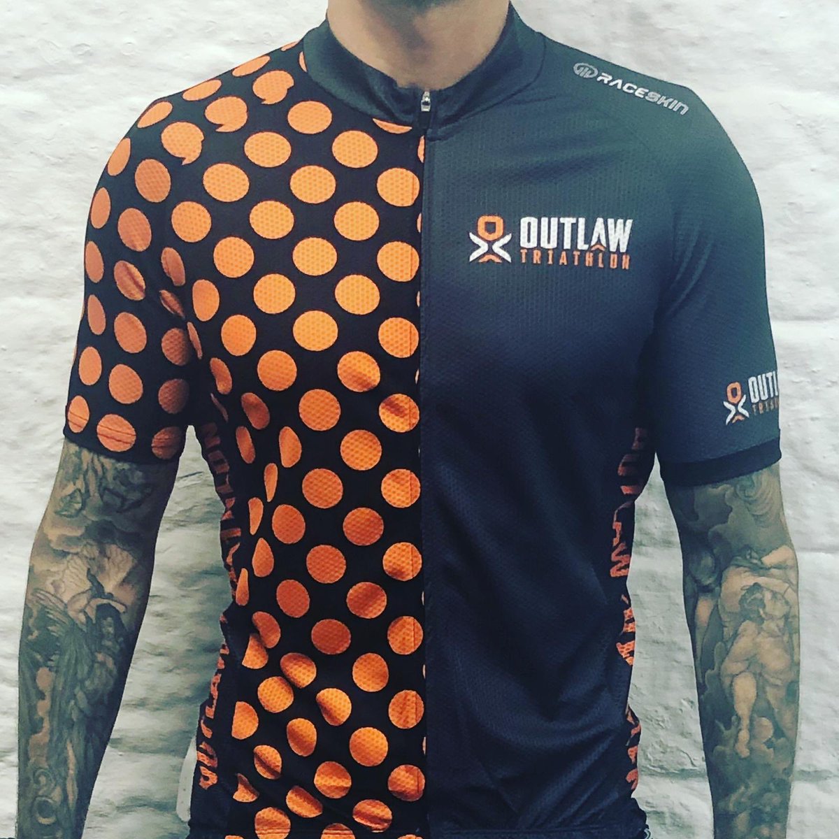 _RaceSkin's tweet photo. New @OutlawTriathlon #OutlawHalf jersey has landed!!!! Perfect timing for the weekend 😊. https://t.co/Tq969N8Y8M #gottolookthepart https://t.co/3KAgPc3okD