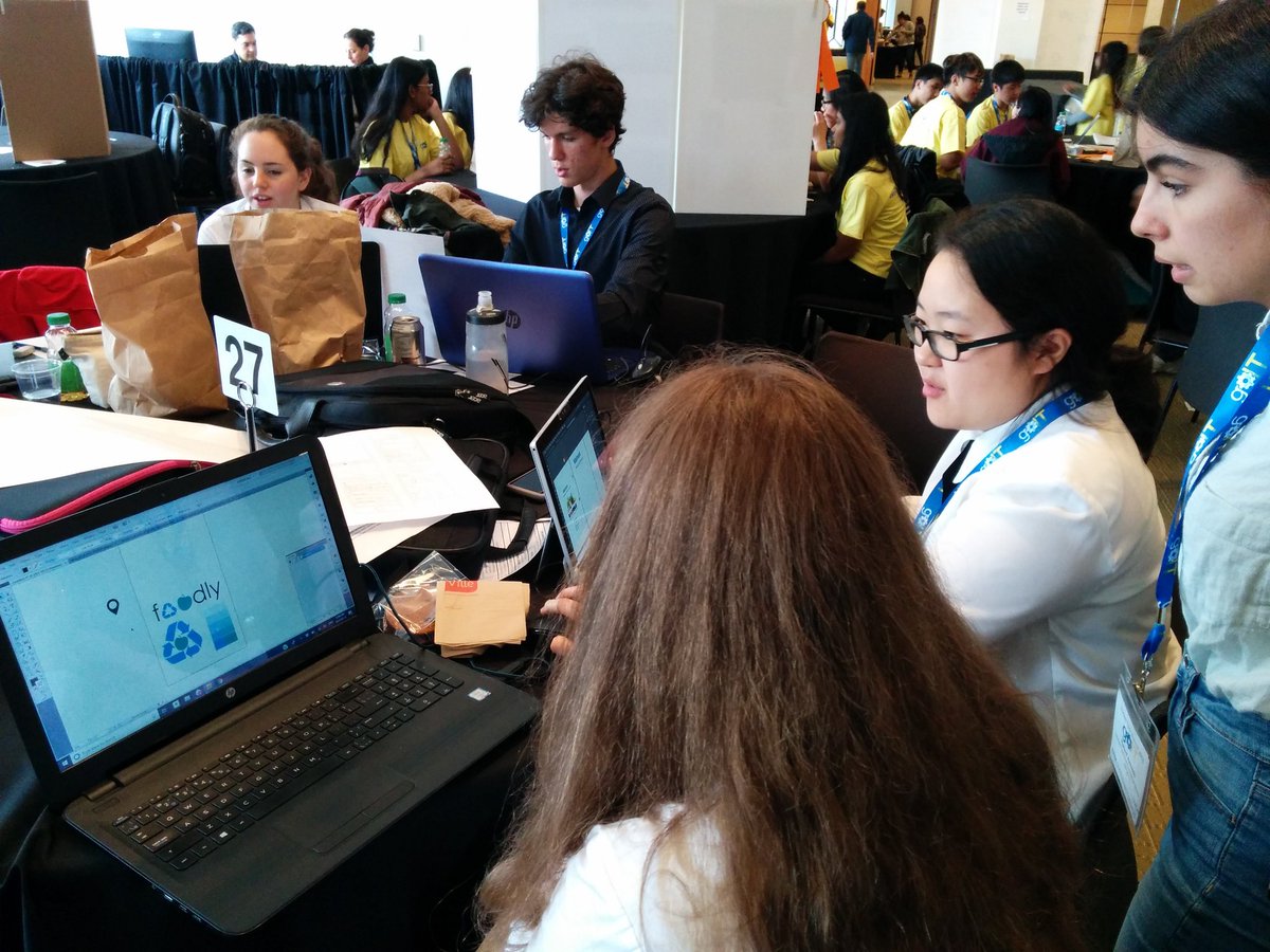 MrBarltrop's tweet photo. A working lunch is required to fully develop an app in less than two hours at the #goITcanada challenge!
These @tdsb students are engaged in a #DeepLearning experience focusing on the Global Competencies!
#WhatBinder
@tcs_na @TDSB_TLT https://t.co/nSqwNzHDw8