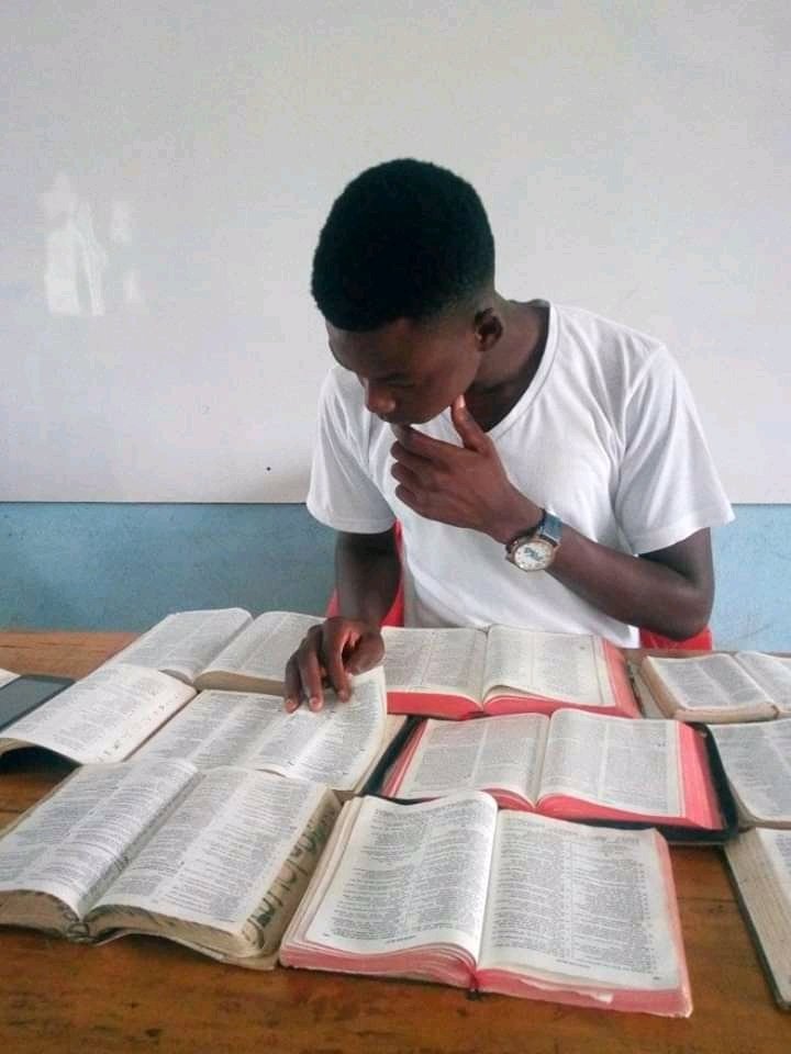 snknicholasUG's tweet photo. AM READING ALL THESE BIBLES TO FIND WHERE GOD SAID MEN SHOULD GIVE WOMEN MONEY....
#SnkNicholasPromotions https://t.co/g8XQQ4S5IL
