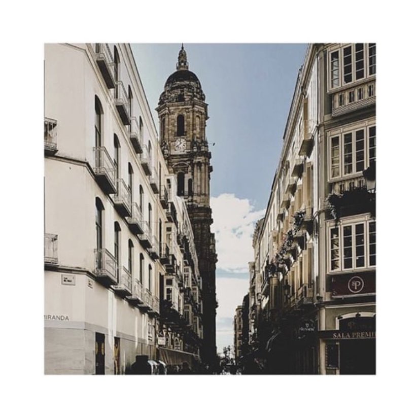 Stop and take in the beauty that surround you.
.
.⠀
.
.⠀
#worldtravels #bucketlist #worldtraveller #travel #aroundtheworld #dametraveler  #travel #bestvacations #beautifuldestinations #paradisefound #urbanjungle #torontoabroad⠀⠀⠀⠀⠀⠀⠀⠀⠀
PhotoCreds: @travelsbybichara