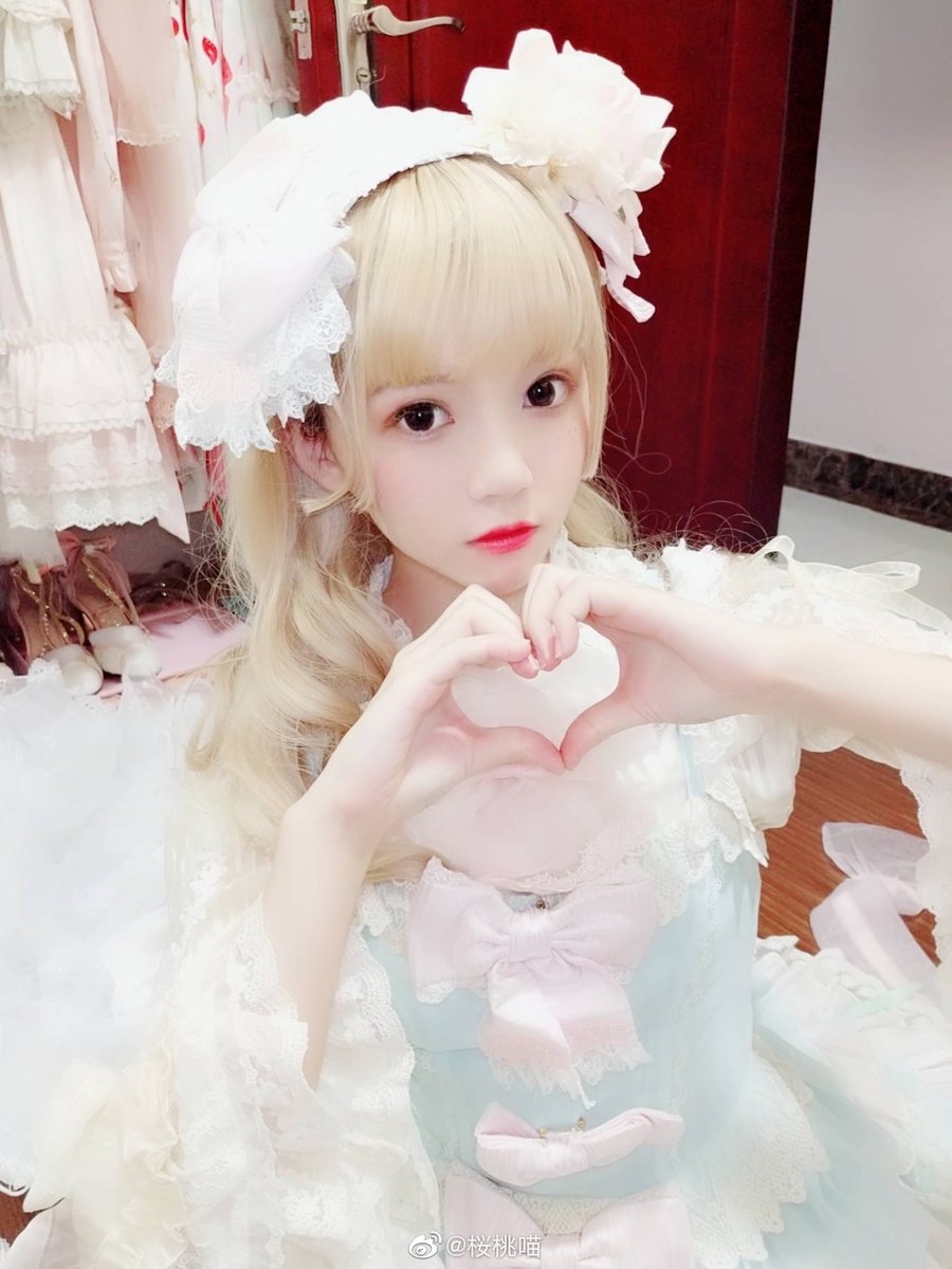 可以偷走你的小心心吗 💕 ​​​
#lolita https://t.co/QjhkknyyuL