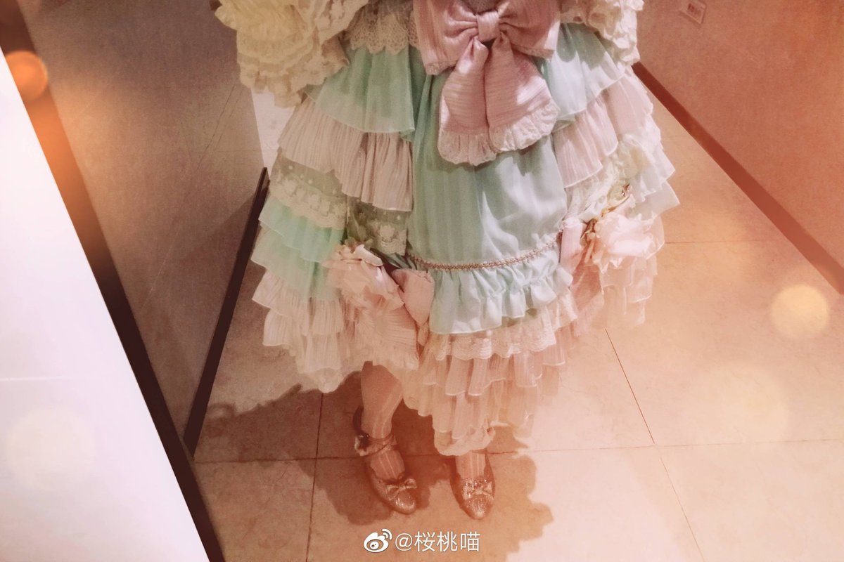 可以偷走你的小心心吗 💕 ​​​
#lolita https://t.co/QjhkknyyuL