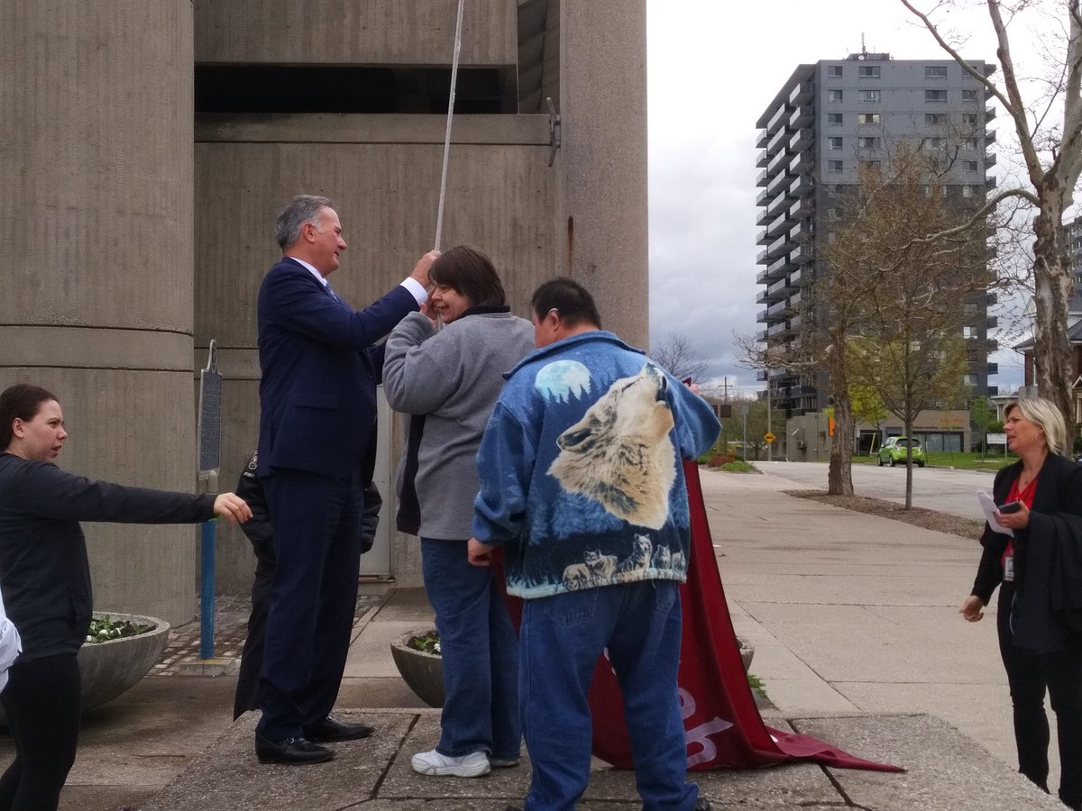 ComLivingBrant's tweet image. Great to raise the @CLOntario flag for Community Living Month with Ronatahskats, Mayor David, Councillor Wall. @CityofBrantford