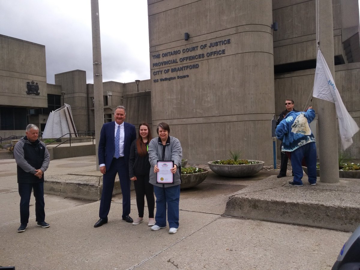 ComLivingBrant's tweet image. Great to raise the @CLOntario flag for Community Living Month with Ronatahskats, Mayor David, Councillor Wall. @CityofBrantford