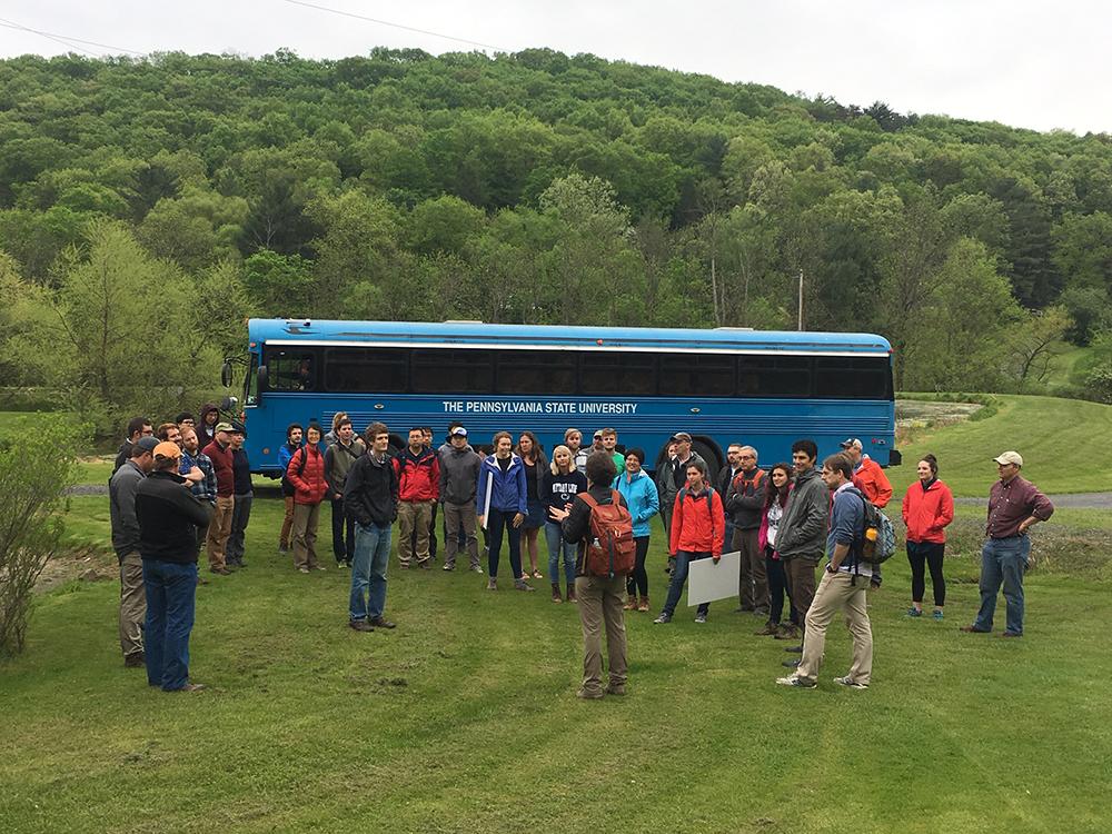 #ThrowbackThursday - #TeamCZO and visiting collaborators traveled on a #BlueBird to Cole Farm as part of the 2019 All-Hands Meeting.