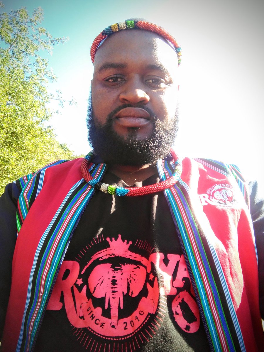 Kemopedy's tweet photo. IT WAS OUT OF MY COMFORT BUT I HAD FUN
I enjoyed playing model at a photoshoot for one of the most exciting clothing brand in SA, #RoyalOne
Can't wait to see the pics https://t.co/NkkI8ReeQX