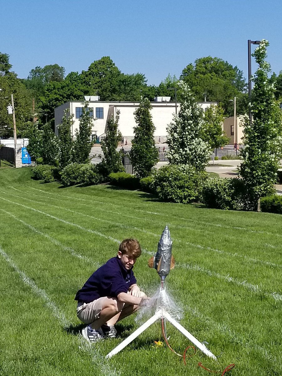 AcademySCI's tweet photo. The Eighth Class students engineered and launched water rockets.  They had to consider the basic forces and find a balance between mass and acceleration in their design. @ash1818 https://t.co/gy5YU2nPPl