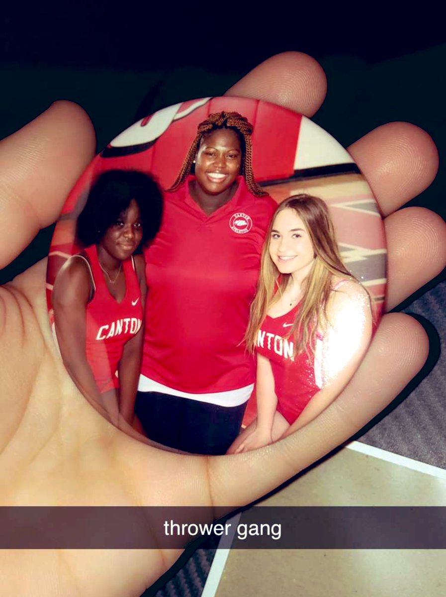 NiaHenderson7's tweet photo. They keep me motivated to be the best coach I can be 😊 #throwers #throwers4life #throwsfam #MET #lovethem https://t.co/C2nsCNqKsu