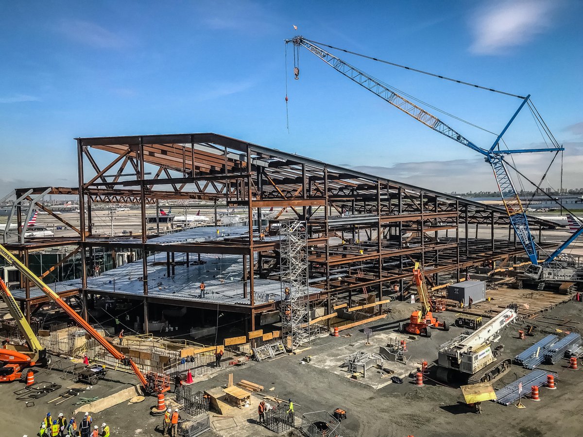 thebiggreenw's tweet image. Exciting construction update from LaGuardia Airport: The Steel and Foundations Teams have topped off the steel for @terminalBLGA's Concourse A North! In total, over 1600 pieces weighing 930 tons were installed in just six weeks. #LGA #NYC #WalshAtWork #SkanskaWalsh