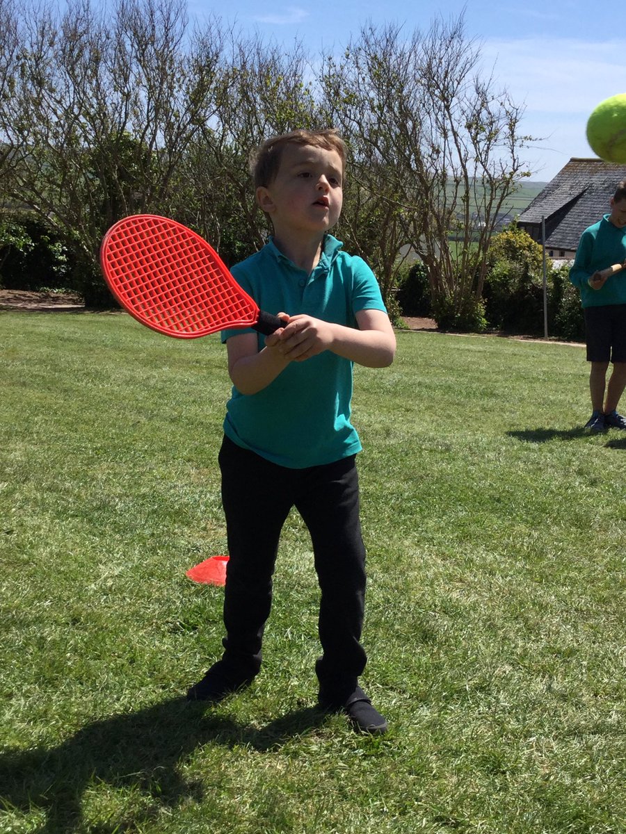 ASTLAP's tweet image. Yarmer joined Bantham for their first ever game of rounders this afternoon! The older children were excellent role models and guided them through the rules of the game brilliantly. #MissWordenwillbeproud #teamgames #passingontheknowledge #havingfun @LAPacademies @SpiresCollege