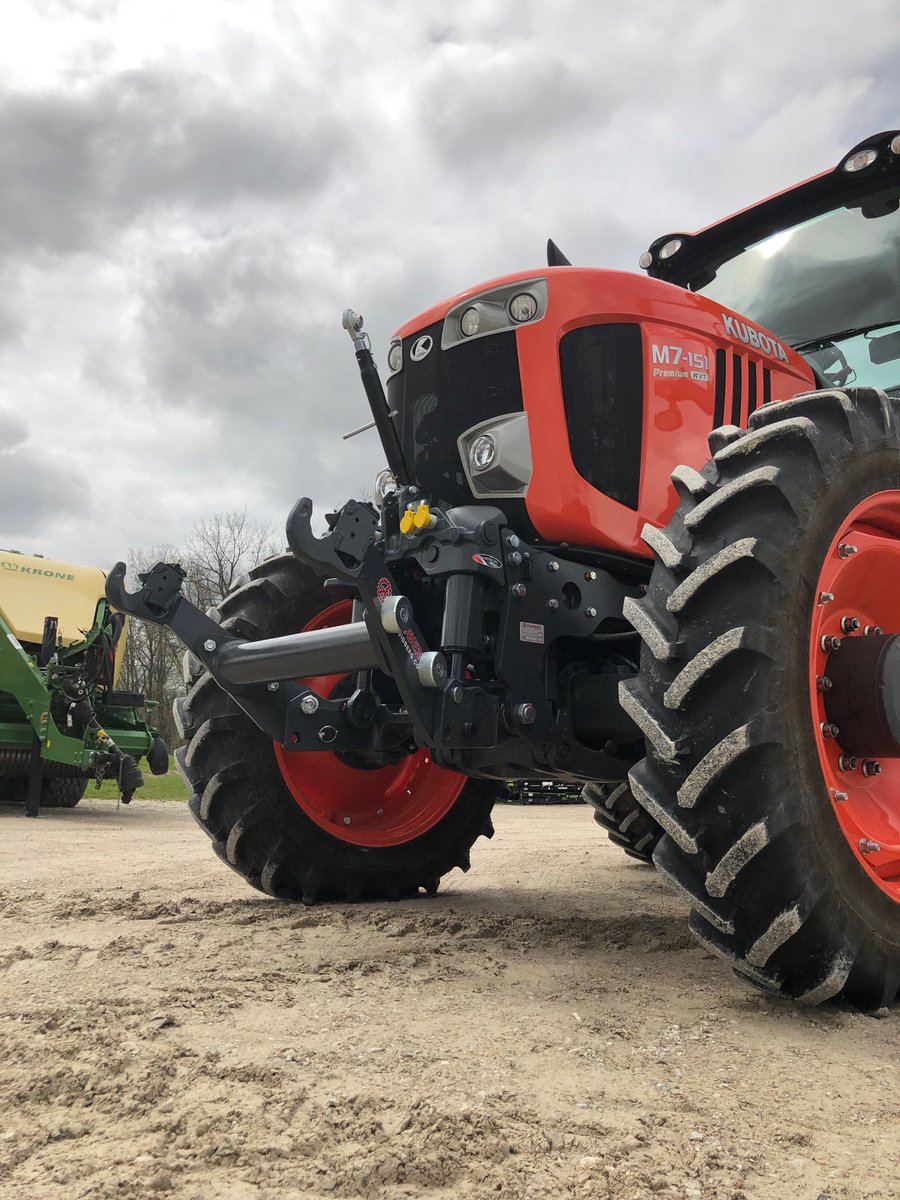 Frontlink Inc (@frontlinkinc) on Twitter photo Another beauty looking front hitch install completed on a Kubota M7-151!! 👍👍💪 <a href="/ZuidbergNA/">Zuidberg NA Inc.</a> <a href="/KubotaCanadaLtd/">Kubota Canada</a> #thinkahead Another beauty looking front hitch install completed on a Kubota M7-151!! 👍👍💪 <a href="/ZuidbergNA/">Zuidberg NA Inc.</a> <a href="/KubotaCanadaLtd/">Kubota Canada</a> #thinkahead