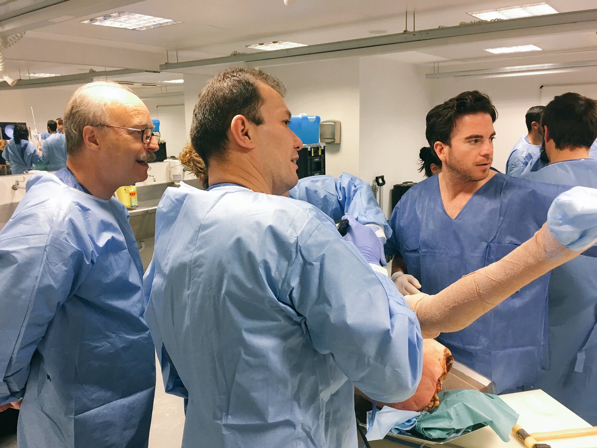 quique_ortiz's tweet photo. 🔶◾️🔶◾️🔶◾️🔶◾️🔶◾️🔶◾️
       TALLER DE ARTROSCOPIA 

🗣una de las mejores formas de conocer nuestros implantes #healicoil y #suturefix es probarlos espécimen de cadaver en grupos muy reducidos #tallerencadaver

https://t.co/UXcuKyEX8d

https://t.co/IdCFujQpdo

📍#barcelona https://t.co/qOkjJF5hlc