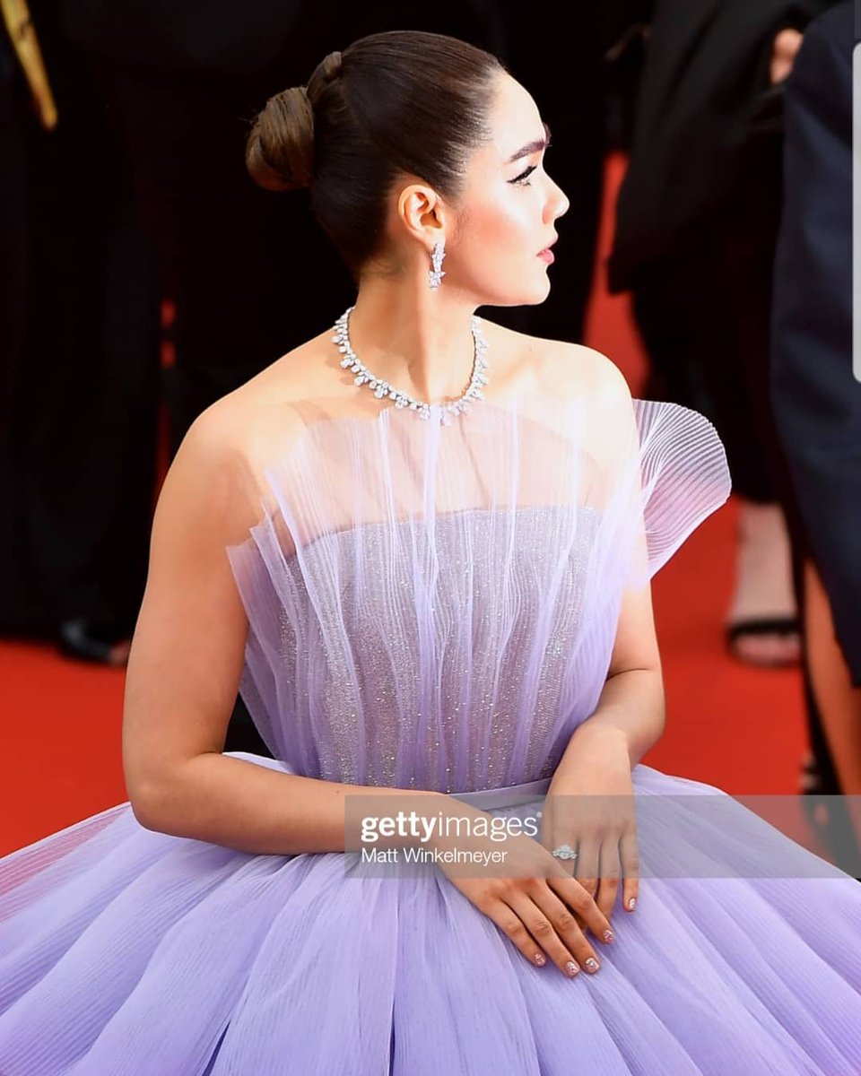 💜💜💜 #Cannes2019 #lofficielthailand #lofficielcannes19 #chopard #galaxys10 #lorealparisth #koleaderscannes19 #starsinchopard #chopardlovesinema #chopardhautejoaillerie #ralphandrussocouture #chompooaraya #Chomismaterialgirl #ชมพู่อารยา