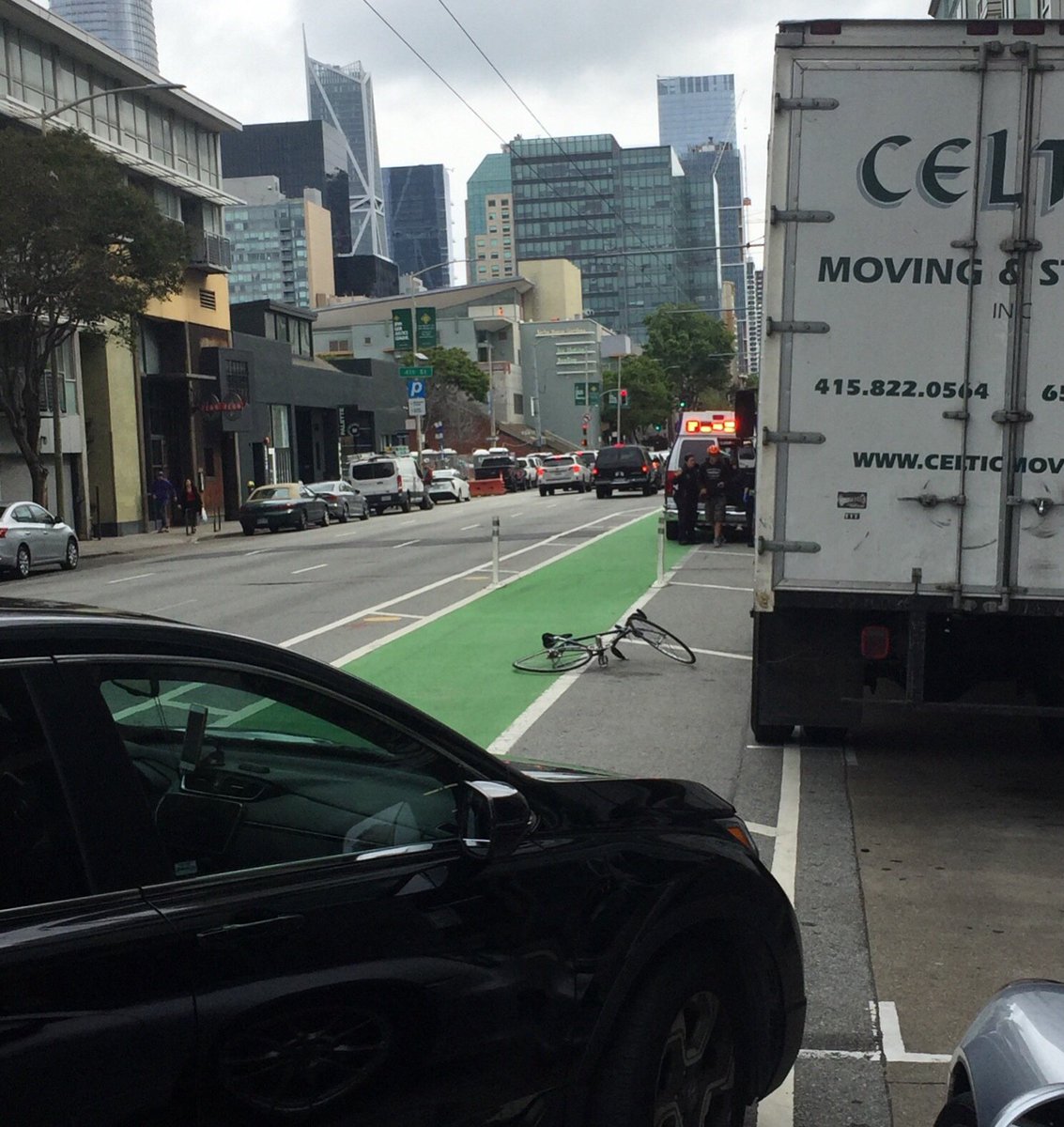 hunterrible's tweet photo. Another person on a bike hit on unprotected block of Folsom (btw 4th and 5th streets). How many deaths are required to get this street protected @MattHaneySF @EdReiskin @LondonBreed @sfmta_muni @sfbike @VisionZeroSF ?? Move faster! https://t.co/DnMSlGTiUq