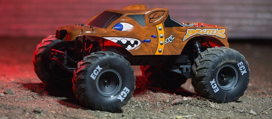 RC_ClubAR's tweet photo. #ECXRC has a new monster truck on the road, Brutus, and authentic mad dog unleashed! In #RCClub 2.0 you will be also able to build your own monster from scratch #games #AR #iOS #RCCars #RCRacing #MonsterTruck #OffRoad #TechTuesday https://t.co/mdVbGuQXUC