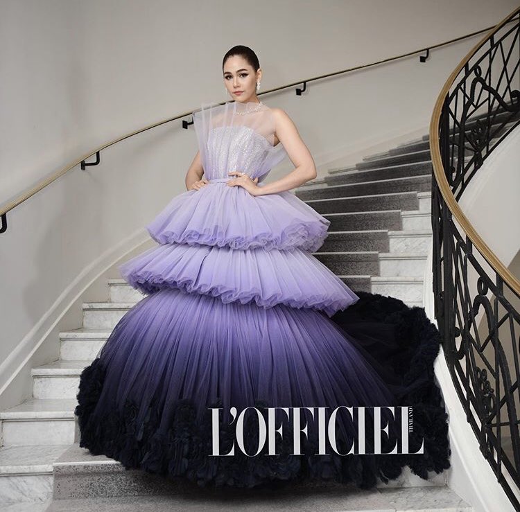 UnderbedDara's tweet photo. เล็กๆไม่ ใหญ่ๆแม่ 

อารยาที่พรมแดงคานส์วันแรกกับชุดของ  Ralph &amp; Russo Haute Couture  

ชอบความม่วงชั้น ม่วงใหญ่ ม่วงไล่สี สวัสดีวันเสาร์มาก 55555 เริ่ด 

#ใต้เตียงดารา #worthit https://t.co/9ibYmUPKgc