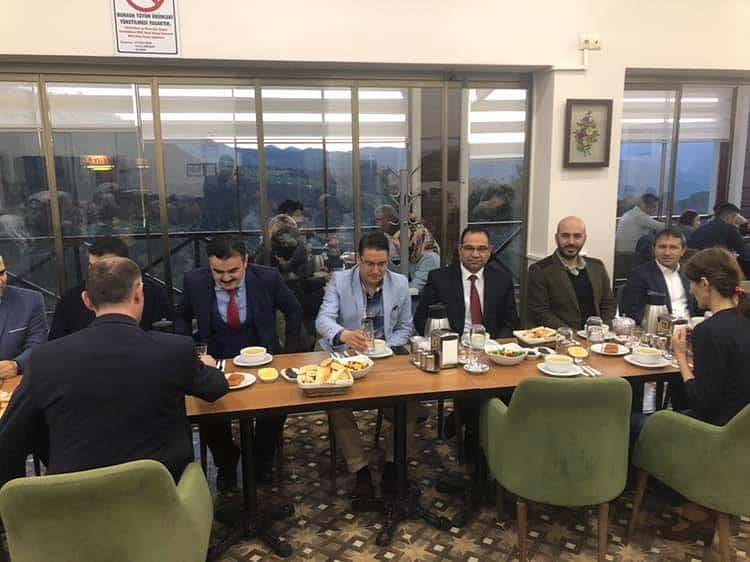 efkartepesi08's tweet photo. Kaymakamımız Sn Musa Göktaş Hemşireler Ve Eczacılar Haftası dolayısıyla Efkar Tepesi İşletmemizde düzenlenen iftara yemeğine katıldı. https://t.co/2p5MWdBrJV