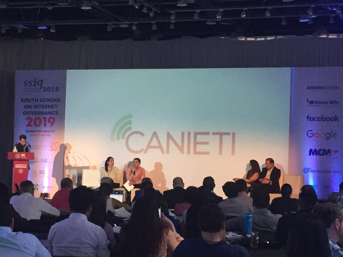 Asoc_InternetMX's tweet image. Cerramos el segundo día con un panel que habló de blockchain y criptomonedas. @SSIGLAC #ssig2019