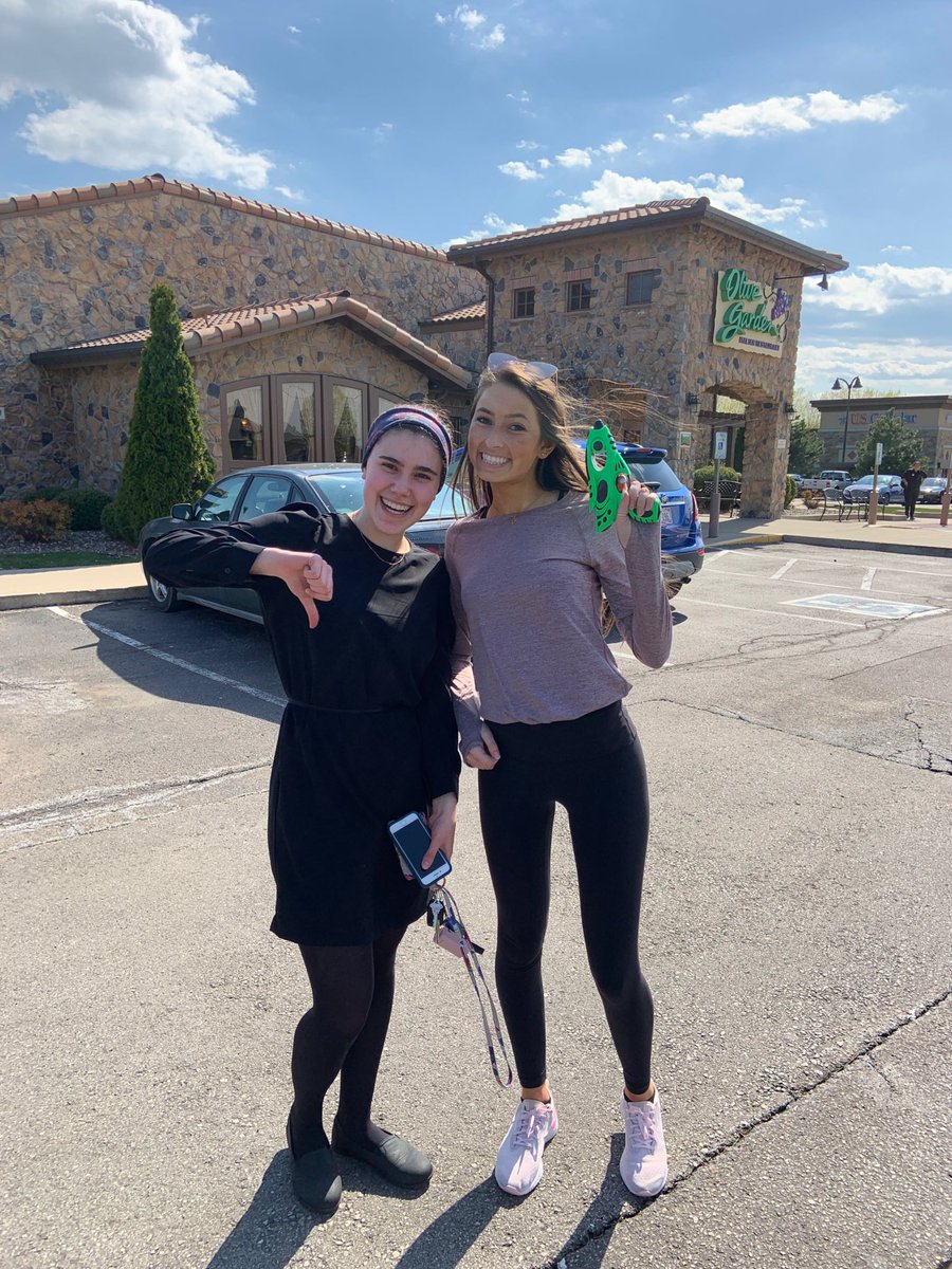 thsSeniorA's tweet photo. Apperantly Olive Garden delivers now... Just like Emma Irbe delivering a final blow to Isabella Ricker! https://t.co/IezvhSJ22R
