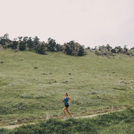 oiselle's tweet photo. Catch up with @karagoucher as she prepares for the @LTRaceSeries Marathon! "Kara's Lessons Learned on the Trail": https://t.co/0x5xrQmgzb https://t.co/0bxWnUtn6q