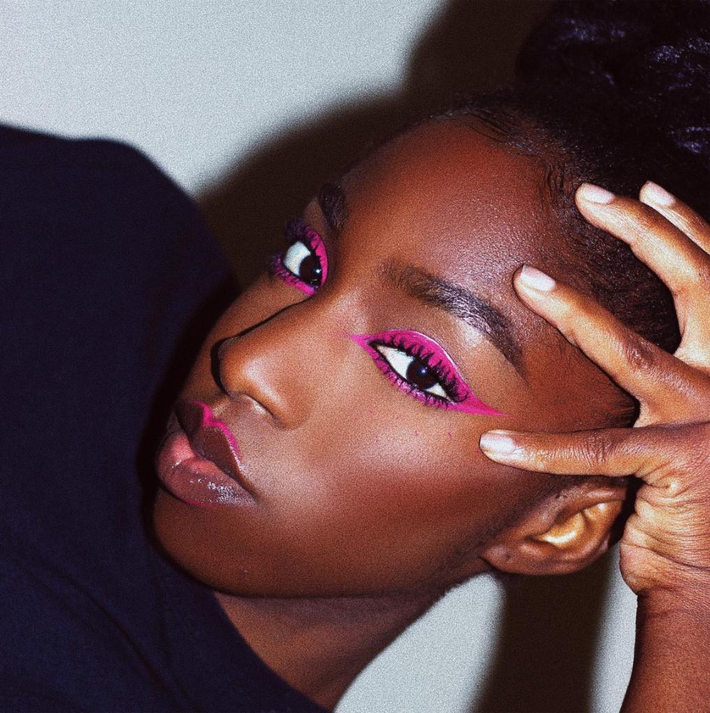 UrbanDecay's tweet photo. Our girl @CocoaSwatches is killin’ it with her fluffy brow using Brow Blade in Dark Drapes #UrbanDecay #StreetStyleBrow #Makeup #Beauty https://t.co/gAiL35HT1w