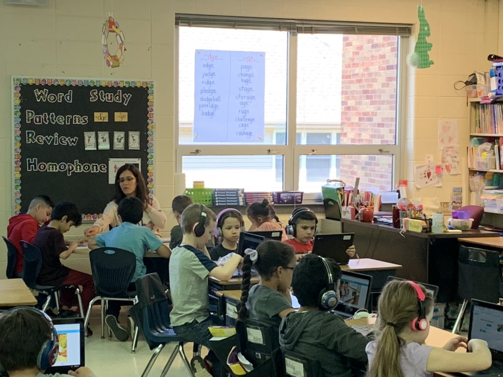 AndreaHonigsfel's tweet photo. Saw some amazing coteaching in #GlenOaksSchool today @MrsGCervantes @ShadSalem https://t.co/s7V6hkSIbW