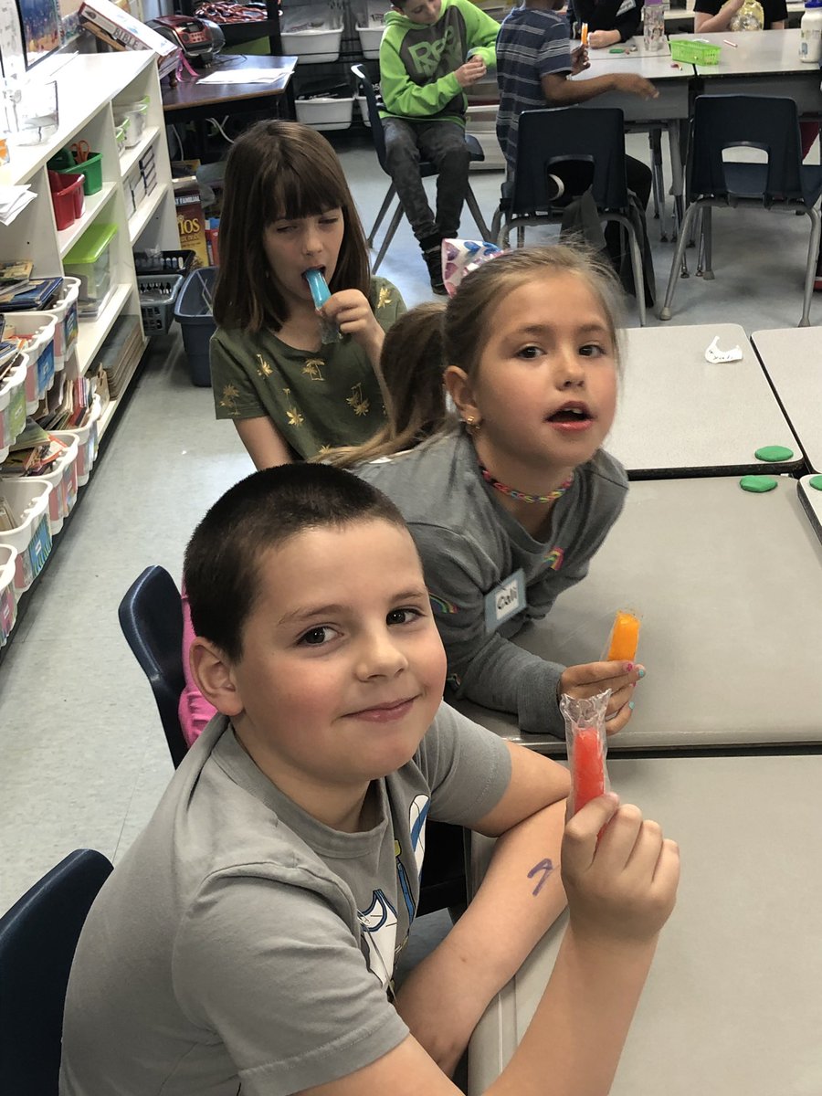 sjfgator's tweet photo. There is no better way to learn about the properties of liquids and solids than making your favourite freezies with your Scientists in School instructor! Thanks to our parent volunteers and the St. Joseph Parent Council for supporting this great program. #LearnWithAnOpenMind https://t.co/p7OGCX6BGt
