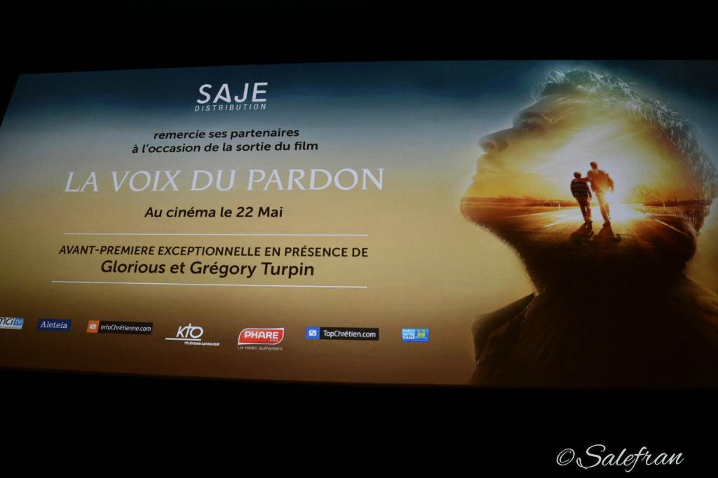 salefran's tweet photo. Avant première du Film #lavoixdupardon a #paris avec les chanteurs @gloriouspop &amp; @gregoryturpin
ayant fait la reprise du Titre #Icanonlyimagine en français. Projection suivie d'une dédicace.... Film qui sort le 22 mai en salle avec @sajedistrib ... #sortie #cinema #avantpremière https://t.co/eM39tee0sQ