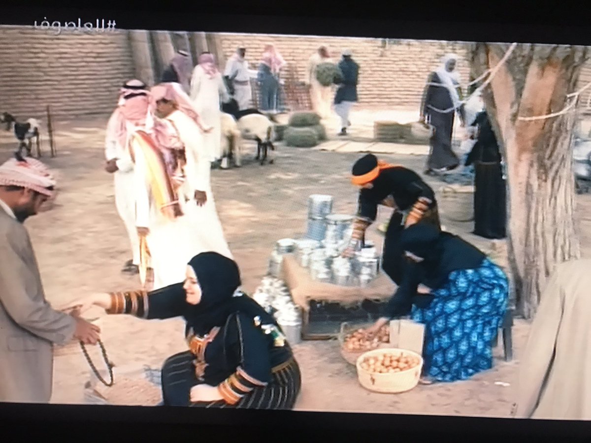 fadelomani's tweet photo. لماذا لا يُقدر البعض على عمل درامي ضخم كمسلسل #العاصوف يتناول فترة زمنية حساسة من عمر الوطن، وبكل هذه التجهيزات والديكورات والبيوت والملابس والسيارات وكل تفاصيل هذا العمل الدرامي الاستثنائي؟

لماذا ؟

وينشغلون بترصد خطأ هن�� أو عبارة هناك!

العاصوف يؤسس لصناعة درامية سعودية حقيقية https://t.co/0sJLGHdOaO