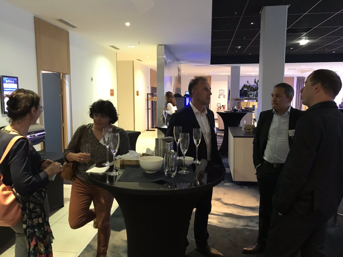 ManonRaia's tweet photo. Ce soir nos membres #AgoraDirSecu Toulouse, se retrouvent autour d’un cocktail. @RadissonBlu https://t.co/Nw1n9ZugBX