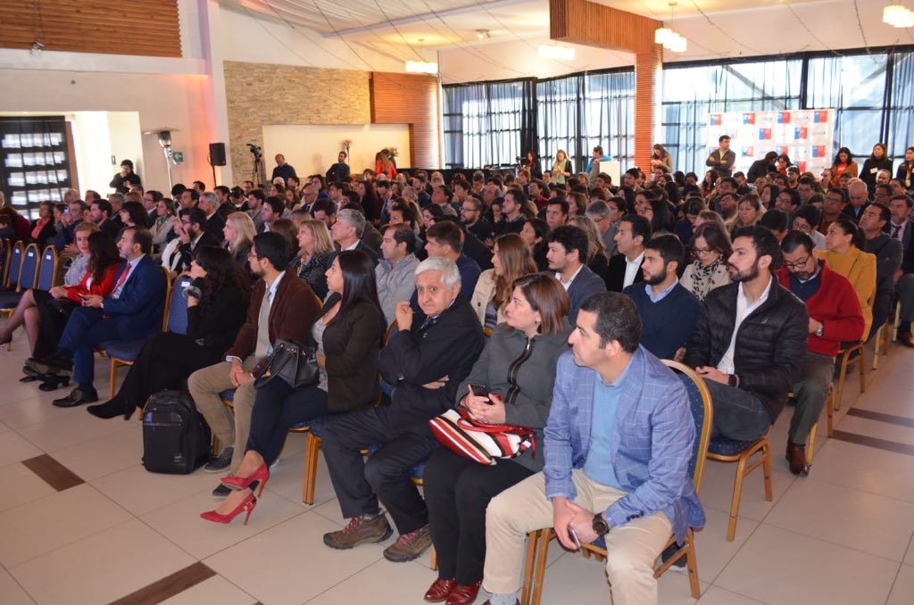 Corfo's tweet photo. En #Concepción se realizó el evento #AtréveteAInnovarBioBío que contó con la participación del Ministro @min_ciencia @acouvecorrea instituciones y emprendedores para motivar las empresas de la región a incorporar innovación en sus procesos 🇨🇱🚀🌎 https://t.co/YJrQA1oNkg