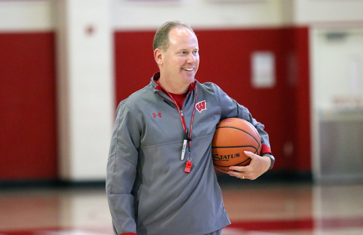 BadgerMBB's tweet image. Learn from the Badgers this summer. Advanced Camp is June 8.

🏀 Prove and improve your game with instruction from college coaches

⭐️ Compete against some of the best regional talent

📝 Learn and establish habits to set yourself up for college

👉 uwcamps.com/boysbasketball