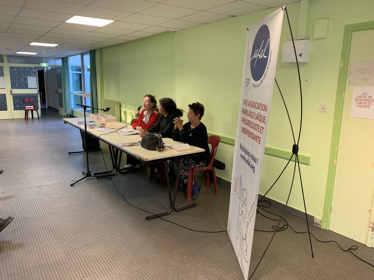 Confèrence de <a href="/Ufal_org/">UFAL — Union des FAmilles Laïques</a> de @Bagnols-sur-Cèze où l’invité est <a href="/KarimAkouche/">Karim Akouche</a> pour parler de #laicite face au communautarisme