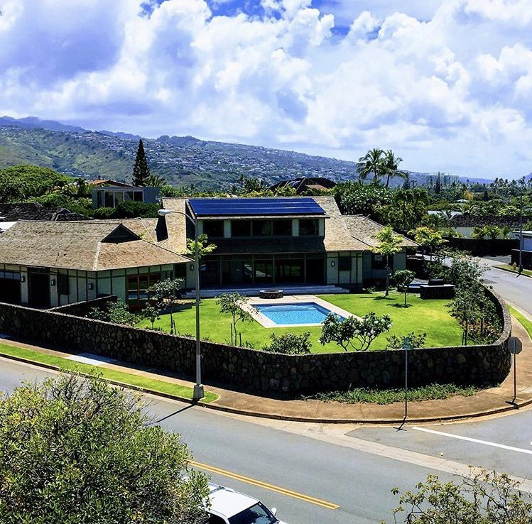Learn how cloudy weather can affect the efficiency of solar energy generation: bit.ly/2VkcOlu  (Photo: SunPower by Eco Solar in Hawaii) #homesolar