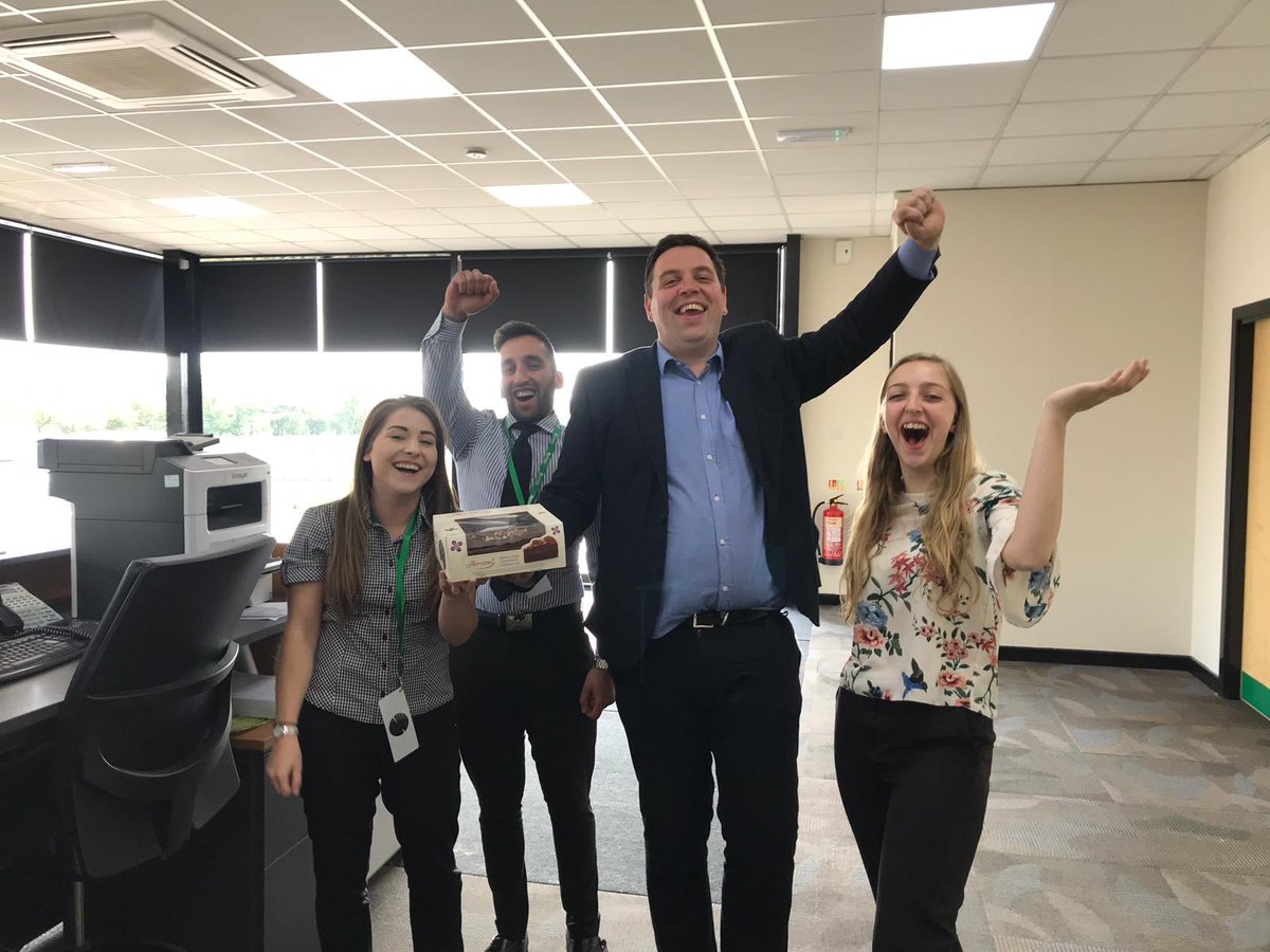 Chocolate cake for the best OP in the area and second best in the group👑 hit champs and all with an 85 ESQI🥳 #dreamteam <a href="/CristinaGhergut/">CristinaGhergut</a> <a href="/U8Haris/">Haris Khan</a> <a href="/WardRomy/">Romy Ward</a> <a href="/U8Amos/">Adam Amos</a> <a href="/SakGill1/">Sak Gill</a> <a href="/steve_walder/">Steven Walder</a>