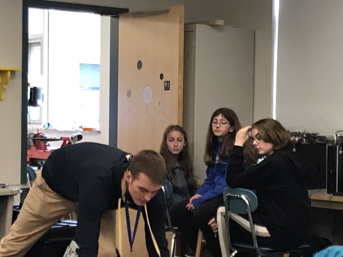 amandahough6's tweet photo. Thankful 4 Casey Densmore from @MIT_BIG giving @VEXRobotics coding studio tutorial 2 #Mashpee Robotics team @mashpeetech https://t.co/10XK4bVw5d