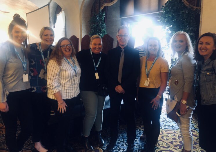 SarahMcDermott1's tweet photo. Success and Wellbeing with Andy: With where we are as a world now, we are starting to ask different questions - Who are we? What will become of us? Who will decide? @HargreavesBC @CEMelbourne @uleadconference #LLII2019 #uLead2019 #visionaryleadership https://t.co/gDCGwQ4W8j