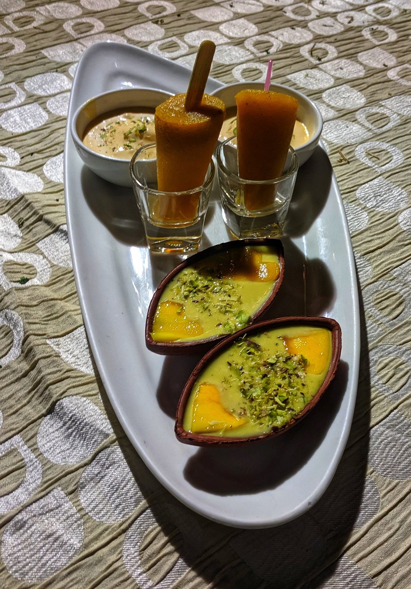 AmitHPanchal's tweet image. इस आम का रस जरा चखना, ओये मखना... ओये मखना... 😉
Now, It's Your Turn To Get On The Ride That's Tangy, Sweet, Succulent &amp;amp; Juicy 🥭 😍 Thanks to @jani_abhi &amp;amp; @zubinashara for inviting me at #MangoFest in #Ahmedabad and @suril7 for the #Mangolicious Menu 🙏