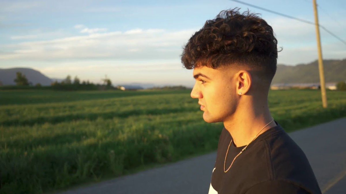 The 2nd annual Bigger Than Basketball @bradleybraich high school all-star games take place tomorrow evening (Wed 15 May) at 6:30pm, at <a href="/RobertBatemanSS/">Robert Bateman Secondary School</a> with proceeds going to CMHABC. 
Last year it raised $2,000  -  help us do even better this year!
buff.ly/2W2MznY