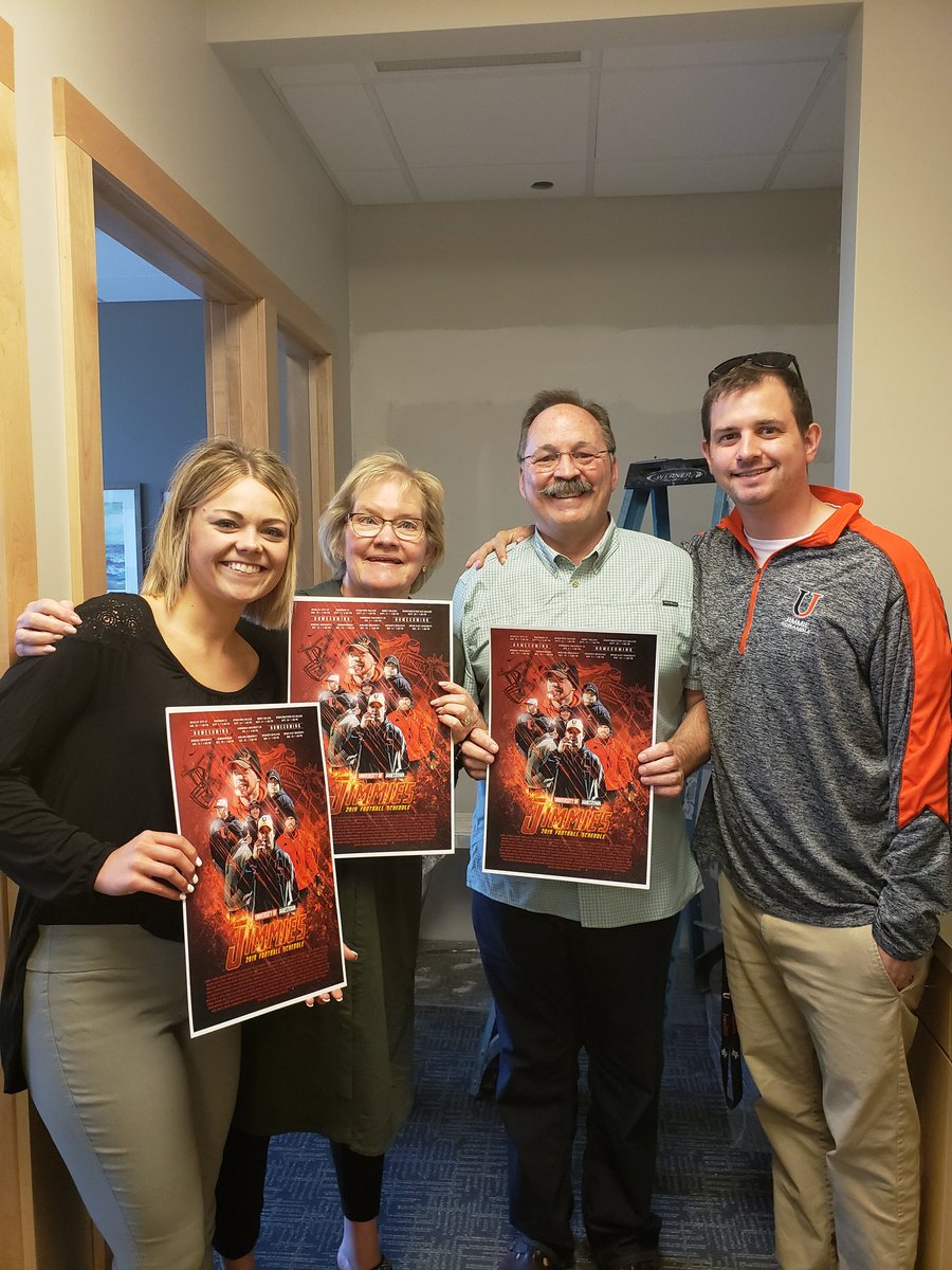 Coach_Mistro's tweet photo. Had to check in with our Fargo crew! #JimmiePride #ChopAndCarry #UJ2020 

Congrats to @colepraus33 in graduating from UJPT. @JimmieFootball grads doing big things https://t.co/ltlC4w6Qh9