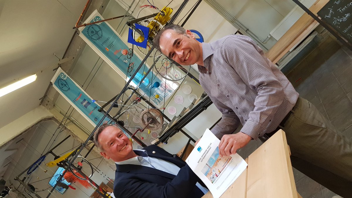Geweldig leuke sponsor- en netwerkbijeenkomst vanmiddag.

Samen bruggen naar de toekomst gebouwd én geproost op 3 nieuwe sponsoren voor De Uitvindfabriek!